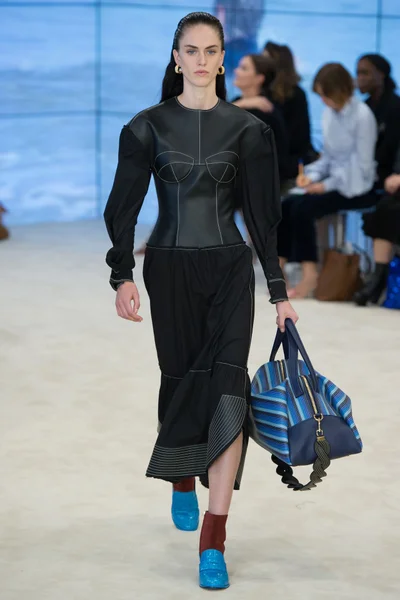 Look 43